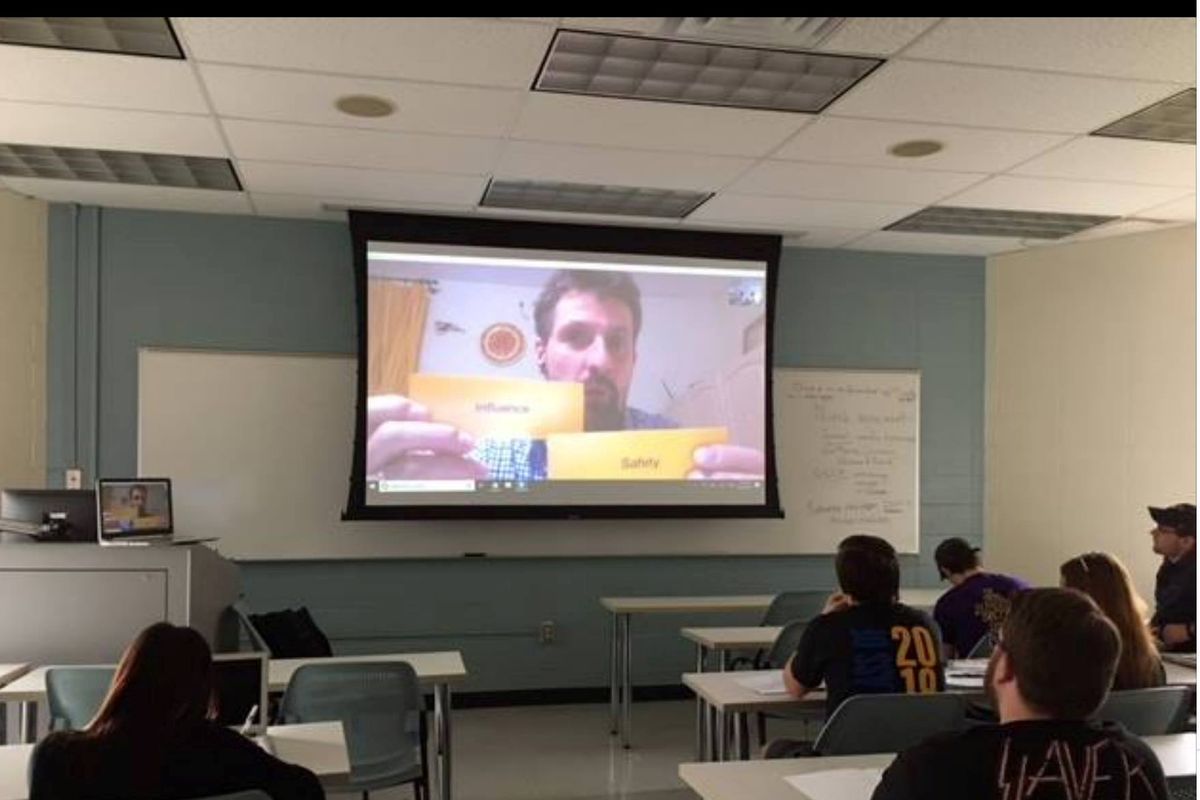 Skype-зустріч студентів Університету Нью-Хевена з Карлом Плеснером